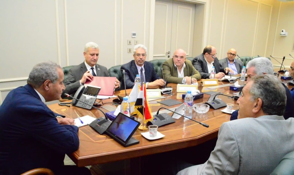 المصيلحي يعقد اجتماعا موسعا بالشعبة العامة للذهب للتحضير للنسخة الثالثة من المعرض الدولي للمجوهرات “نبيو”